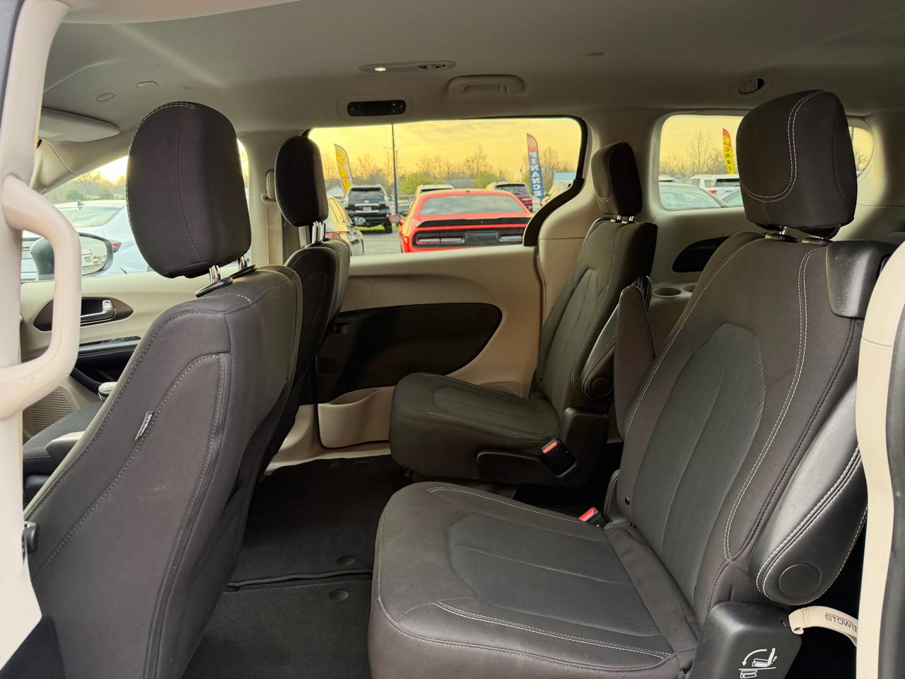 Chrysler Voyager LX FWD 2024