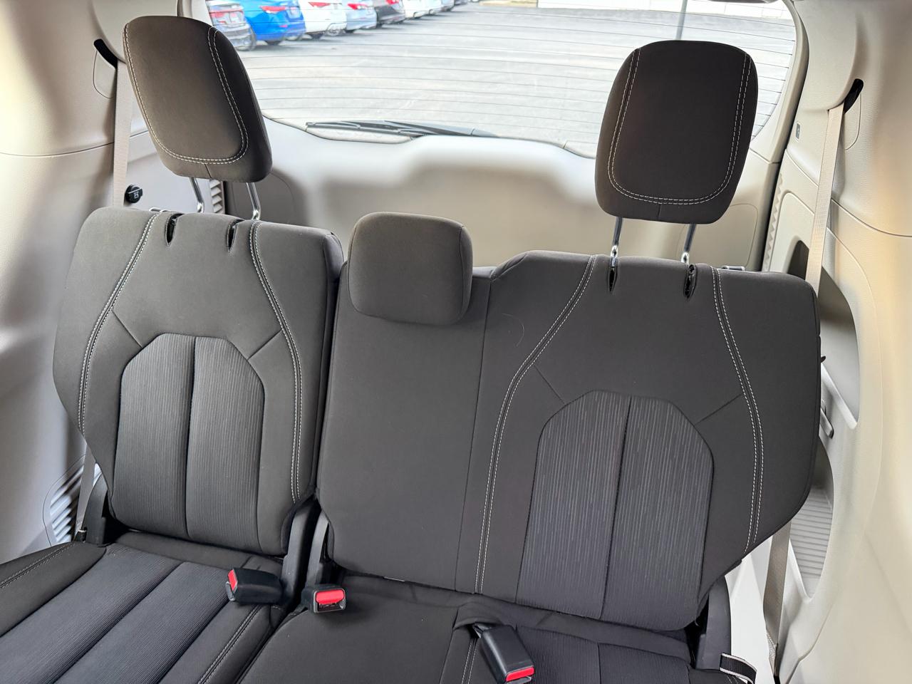 Chrysler Voyager LX FWD 2024