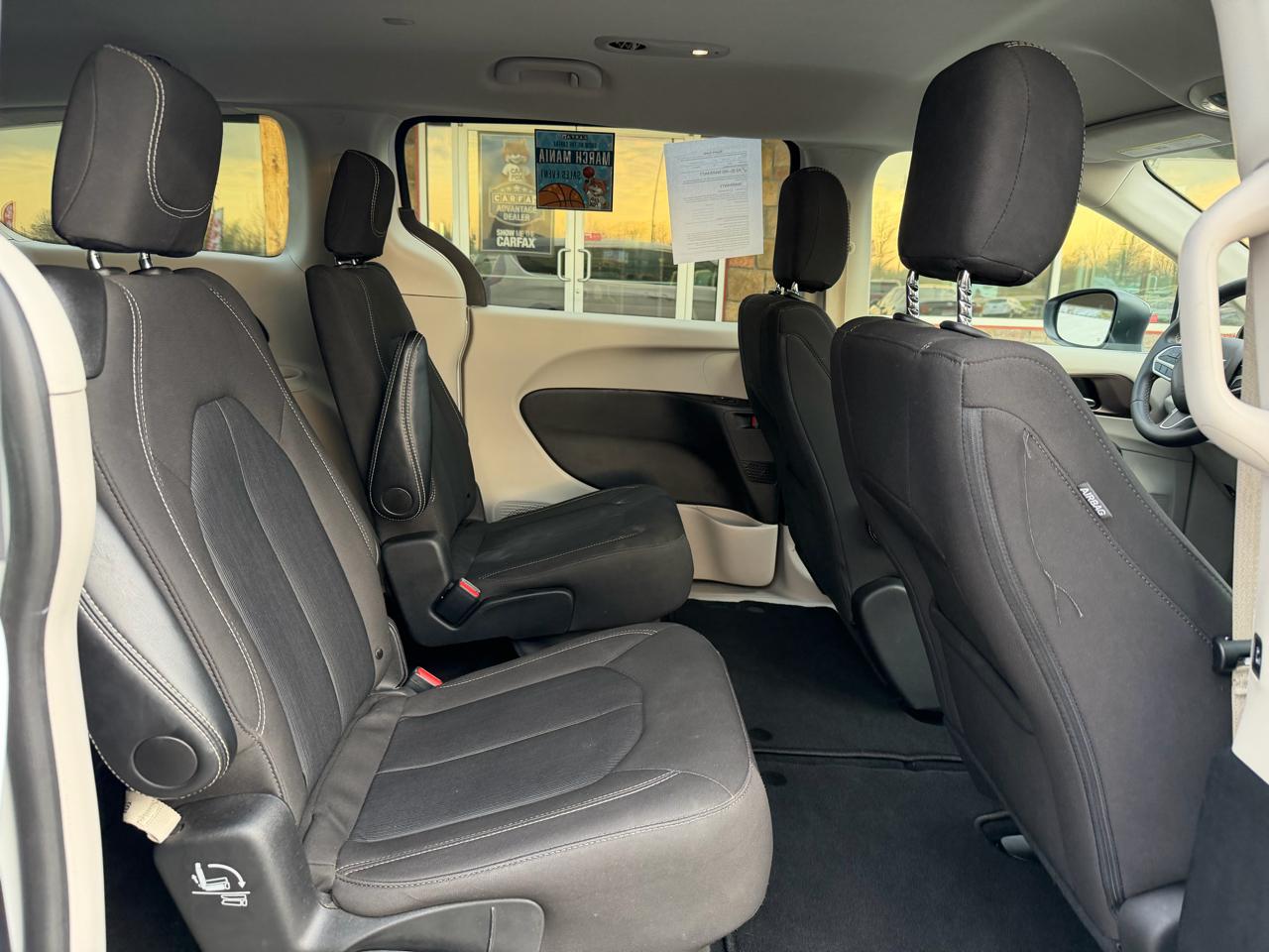 Chrysler Voyager LX FWD 2024