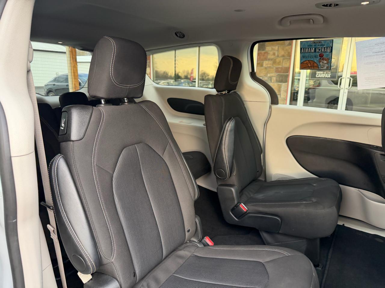 Chrysler Voyager LX FWD 2024