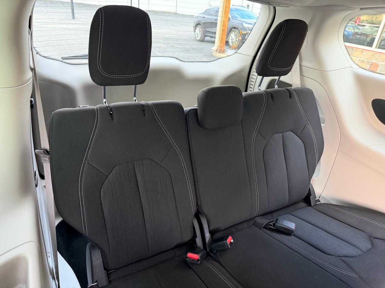 Chrysler Voyager LX FWD 2024