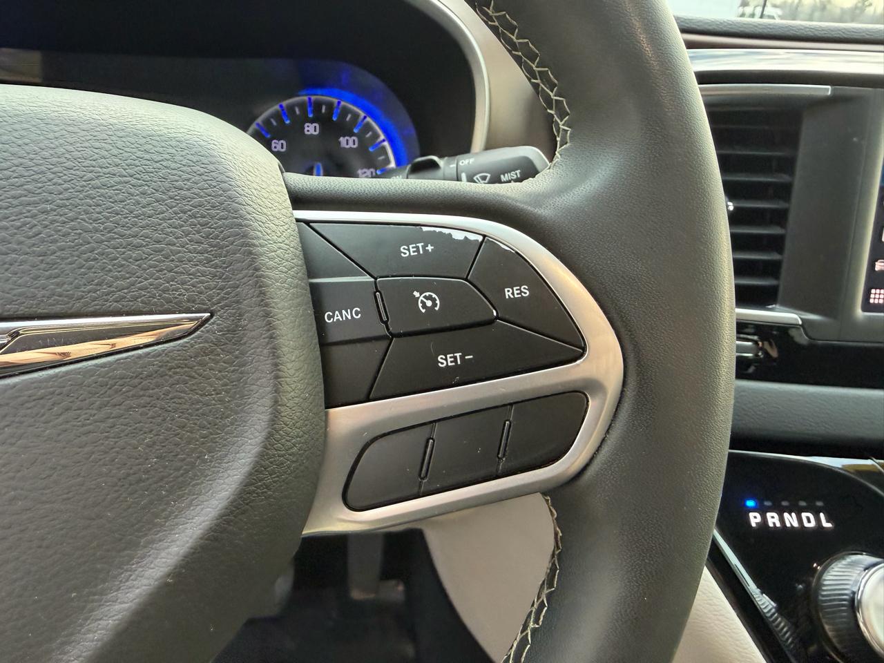 Chrysler Voyager LX FWD 2024