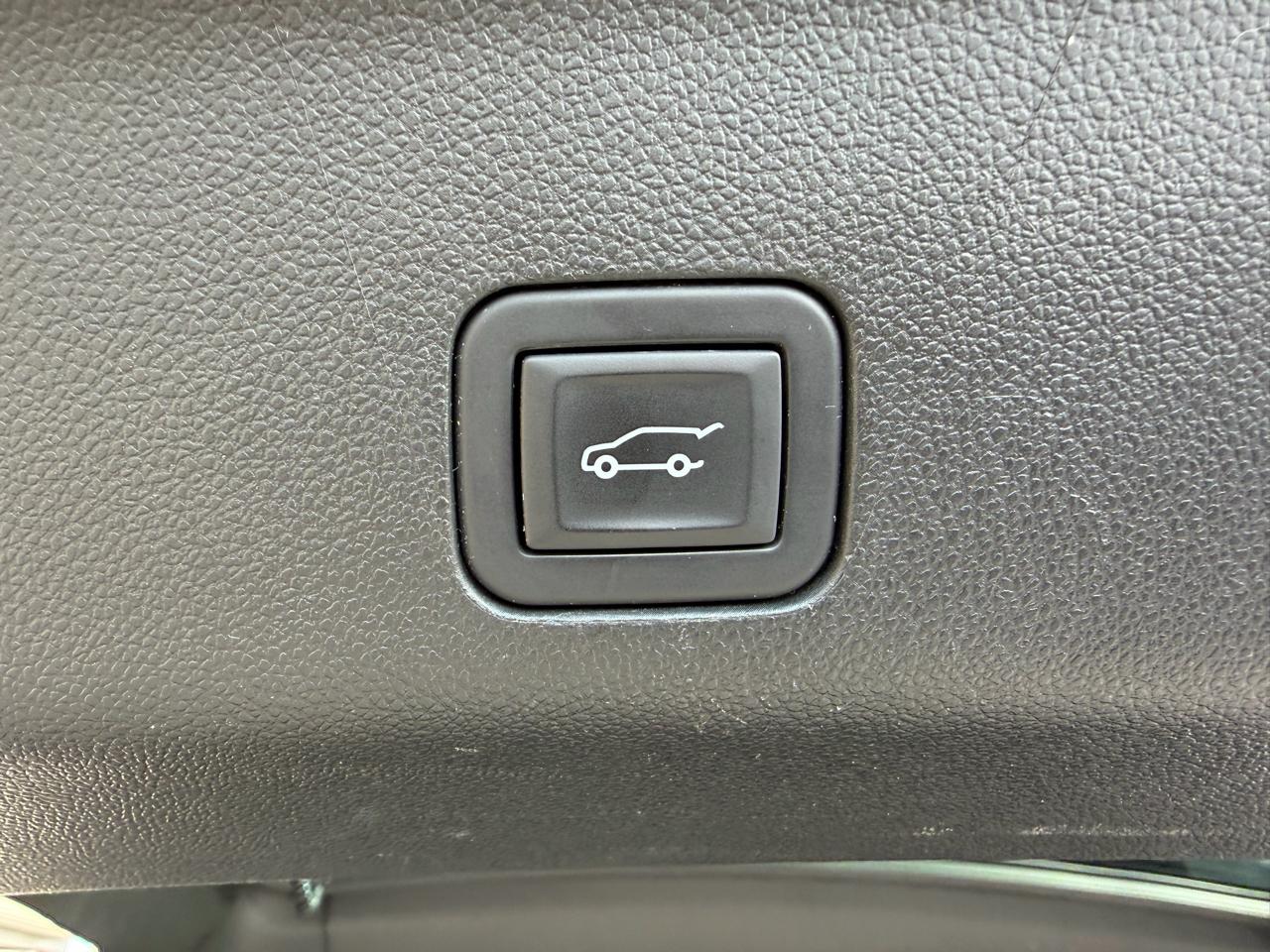 GMC Yukon 4WD 4dr Denali 2023