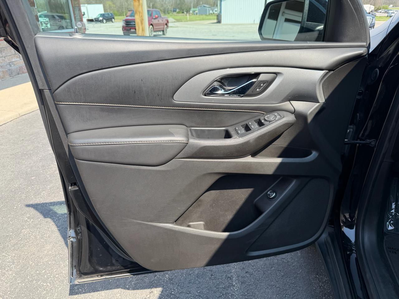 Chevrolet Traverse AWD 4dr LT Cloth w/1LT 2021