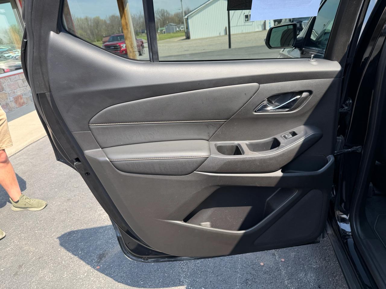 Chevrolet Traverse AWD 4dr LT Cloth w/1LT 2021