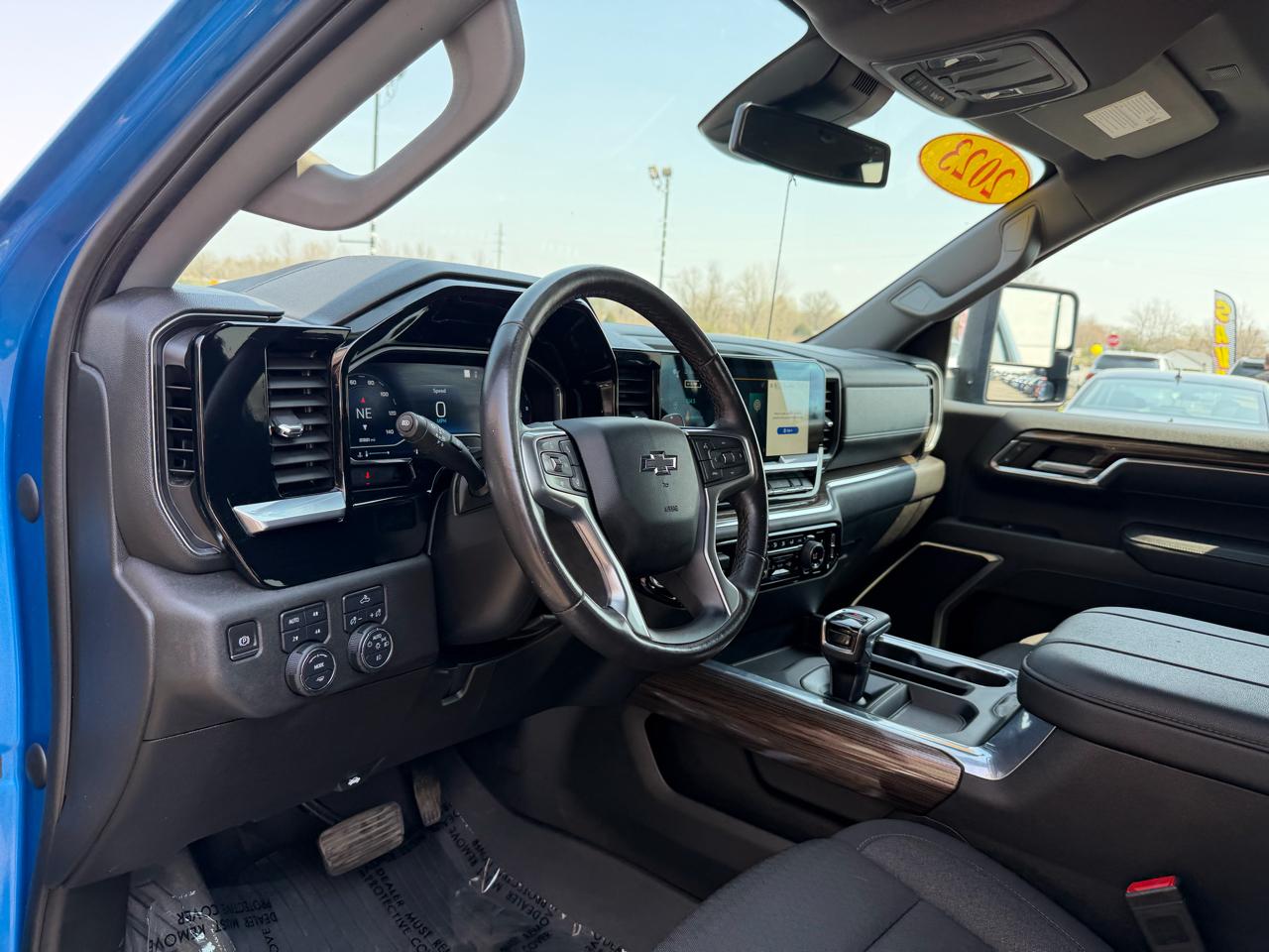 Chevrolet Silverado 1500 4WD Crew Cab 157" RST 2023