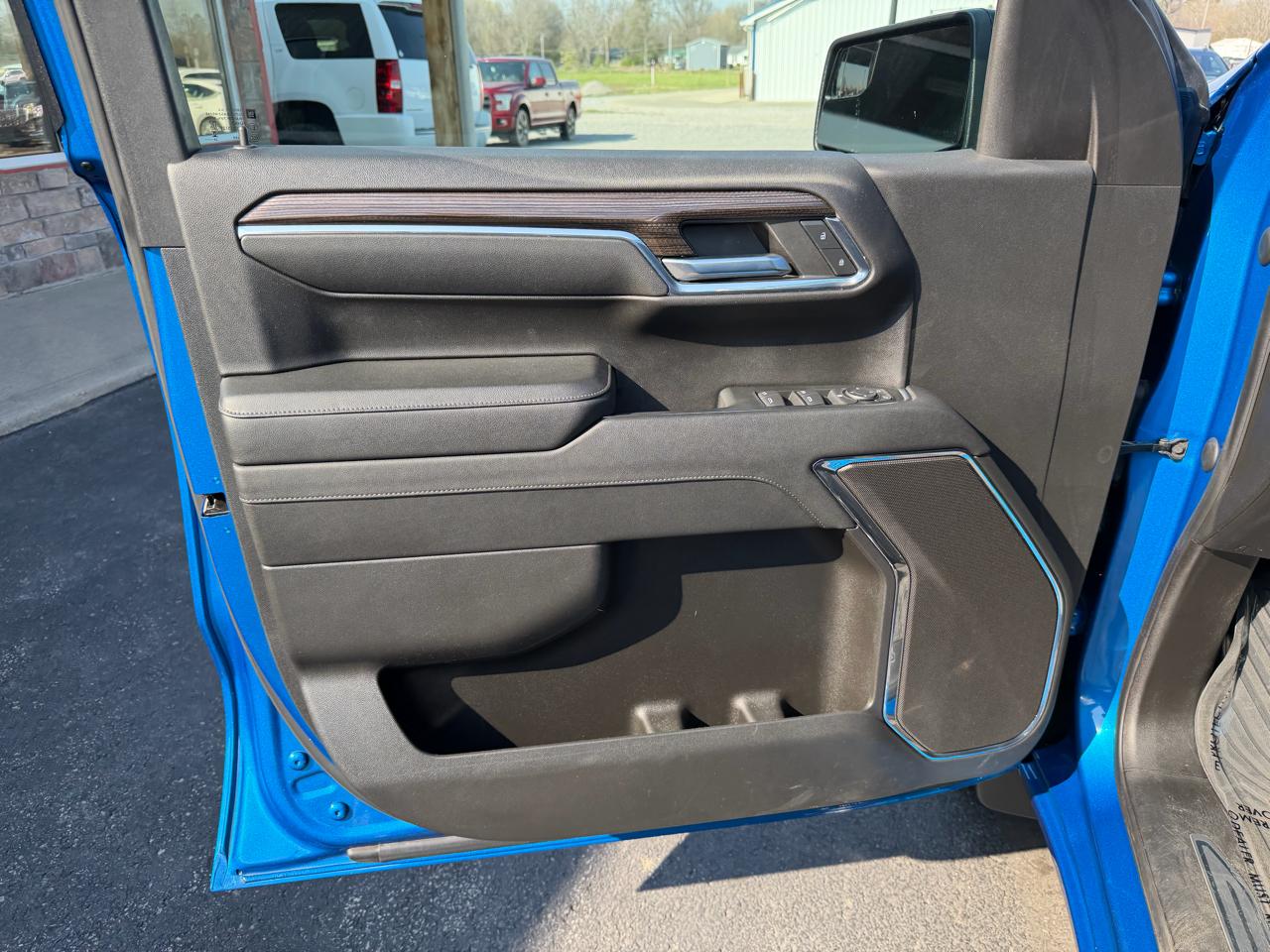 Chevrolet Silverado 1500 4WD Crew Cab 147" RST 2024