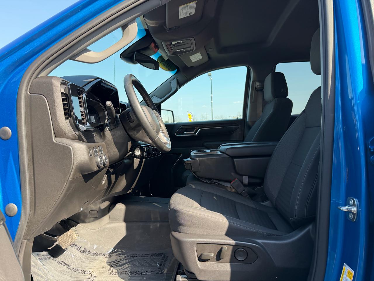 Chevrolet Silverado 1500 4WD Crew Cab 147" RST 2024