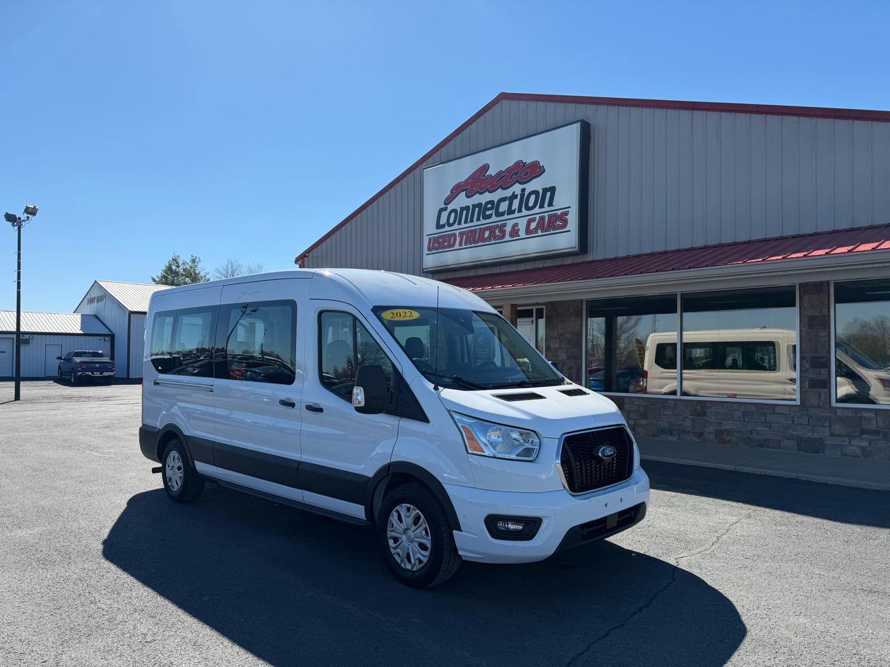 Ford Transit Passenger Wagon T-350 148" Med Roof XLT RWD 2022