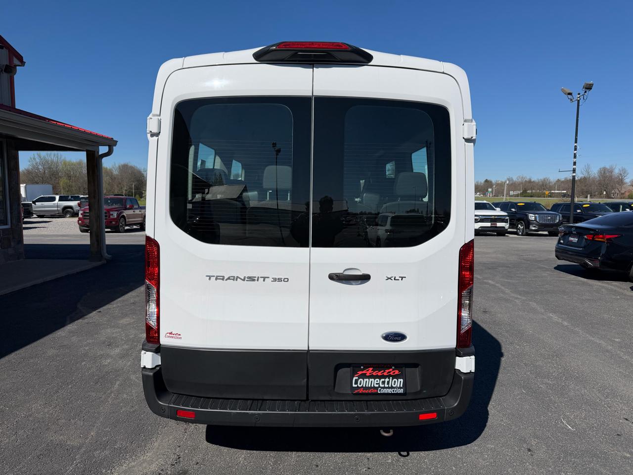 Ford Transit Passenger Wagon T-350 148" Med Roof XLT RWD 2022