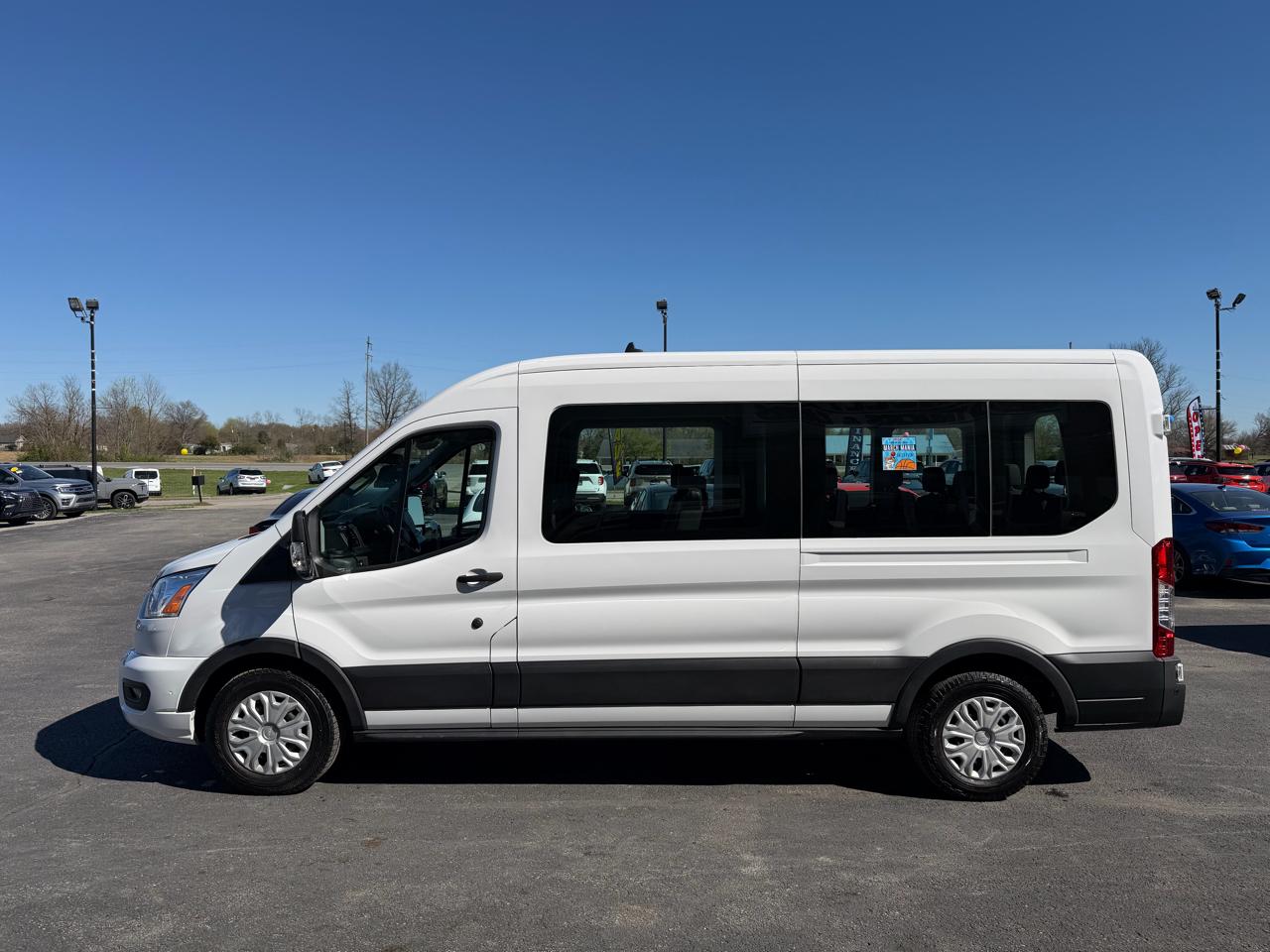 Ford Transit Passenger Wagon T-350 148" Med Roof XLT RWD 2022