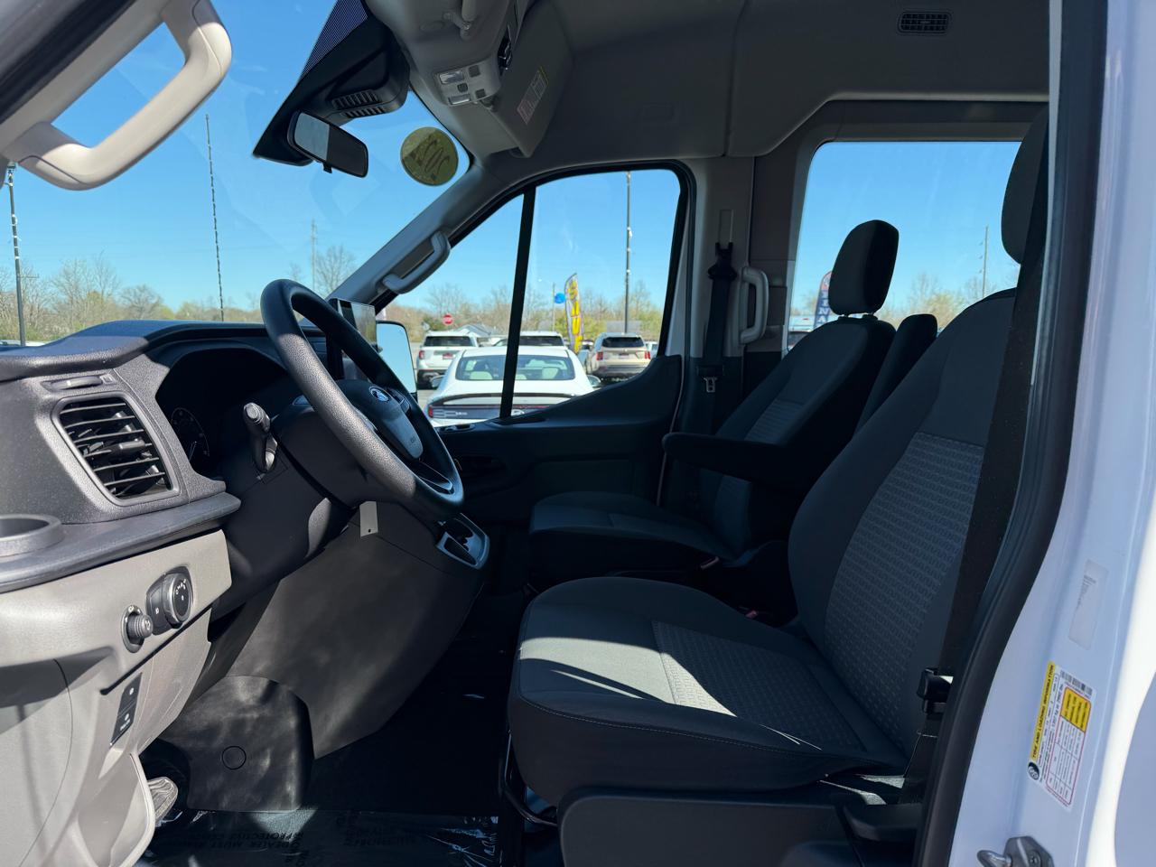 Ford Transit Passenger Wagon T-350 148" Med Roof XLT RWD 2022