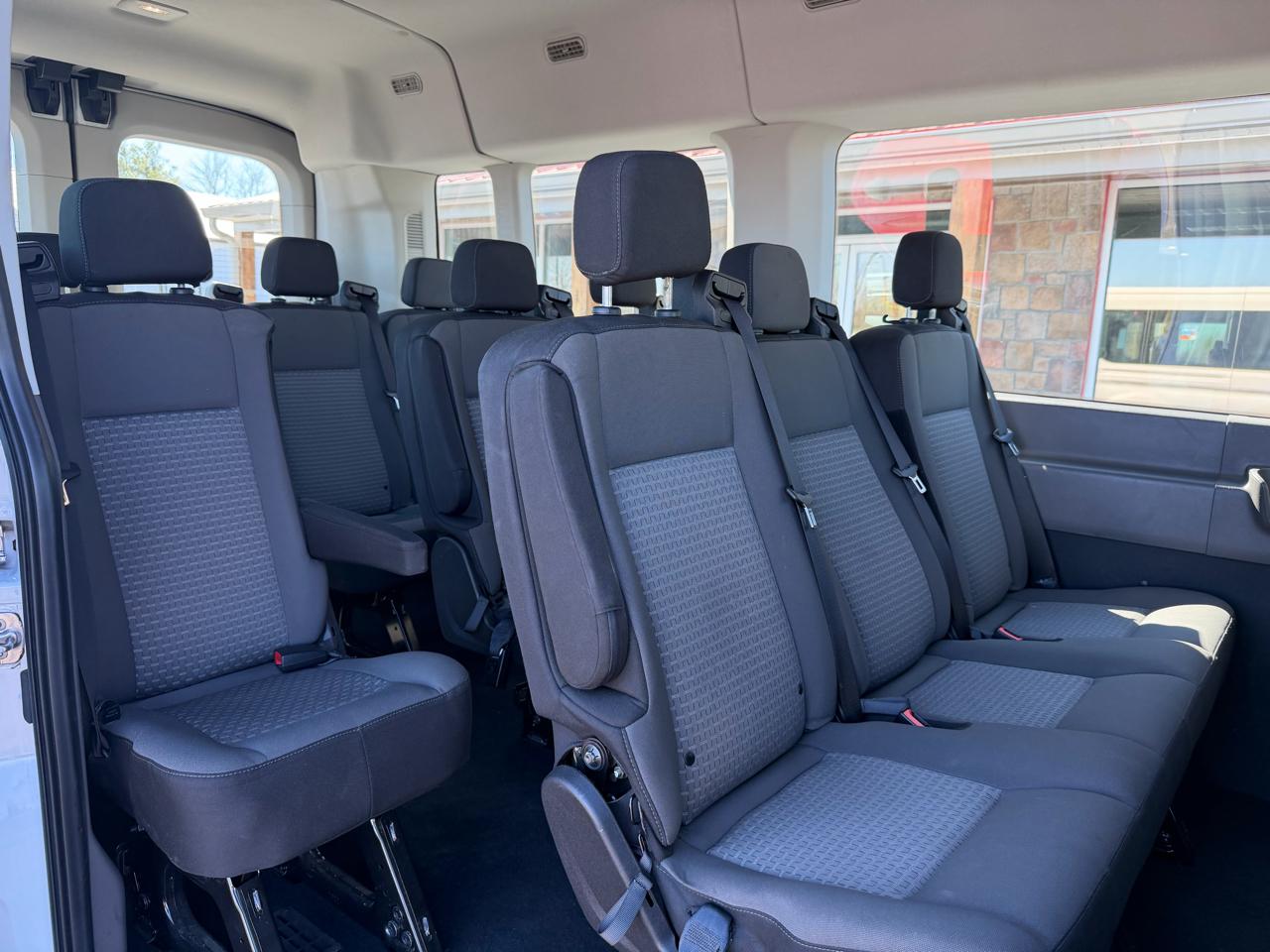 Ford Transit Passenger Wagon T-350 148" Med Roof XLT RWD 2022