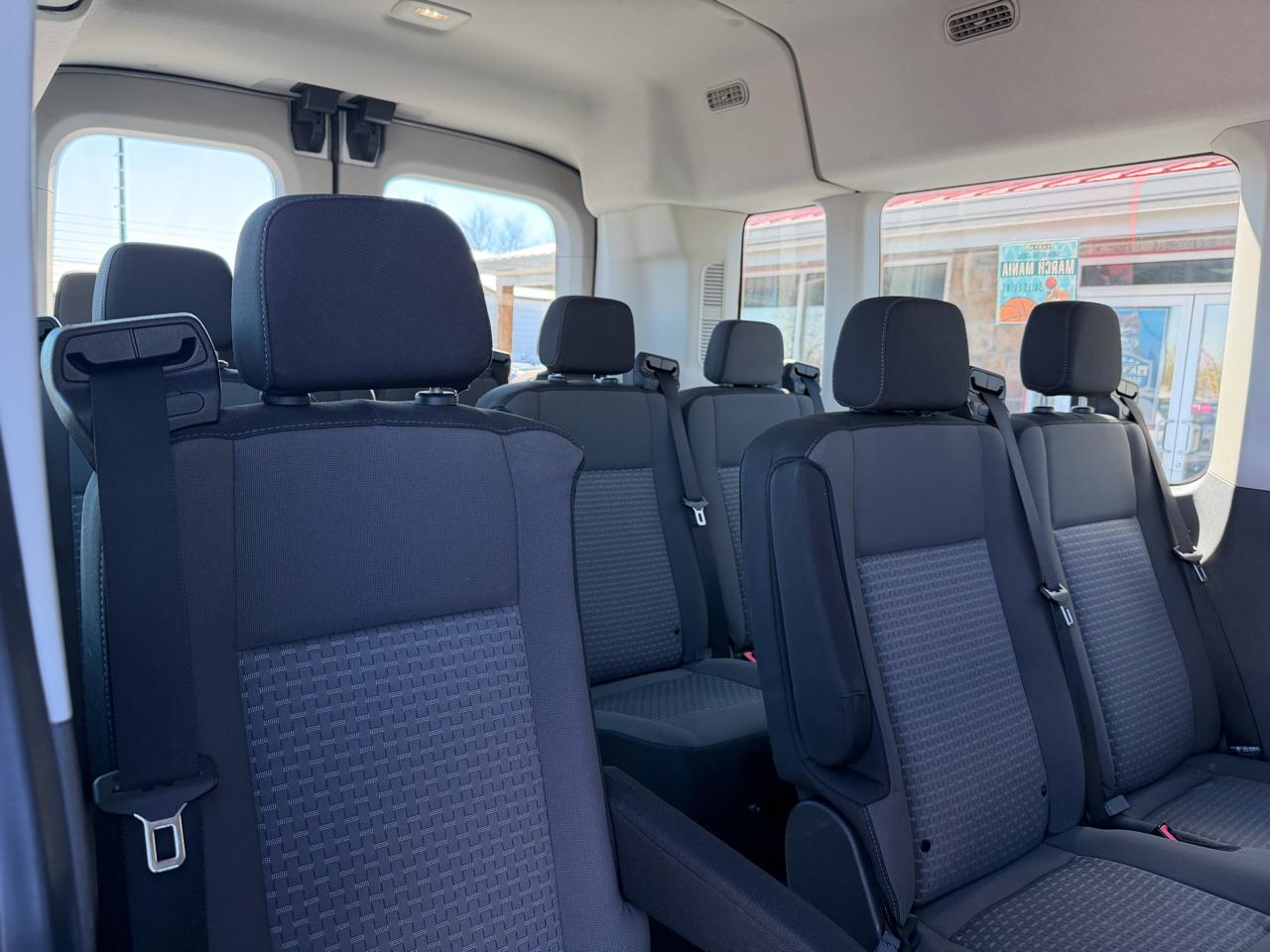 Ford Transit Passenger Wagon T-350 148" Med Roof XLT RWD 2022