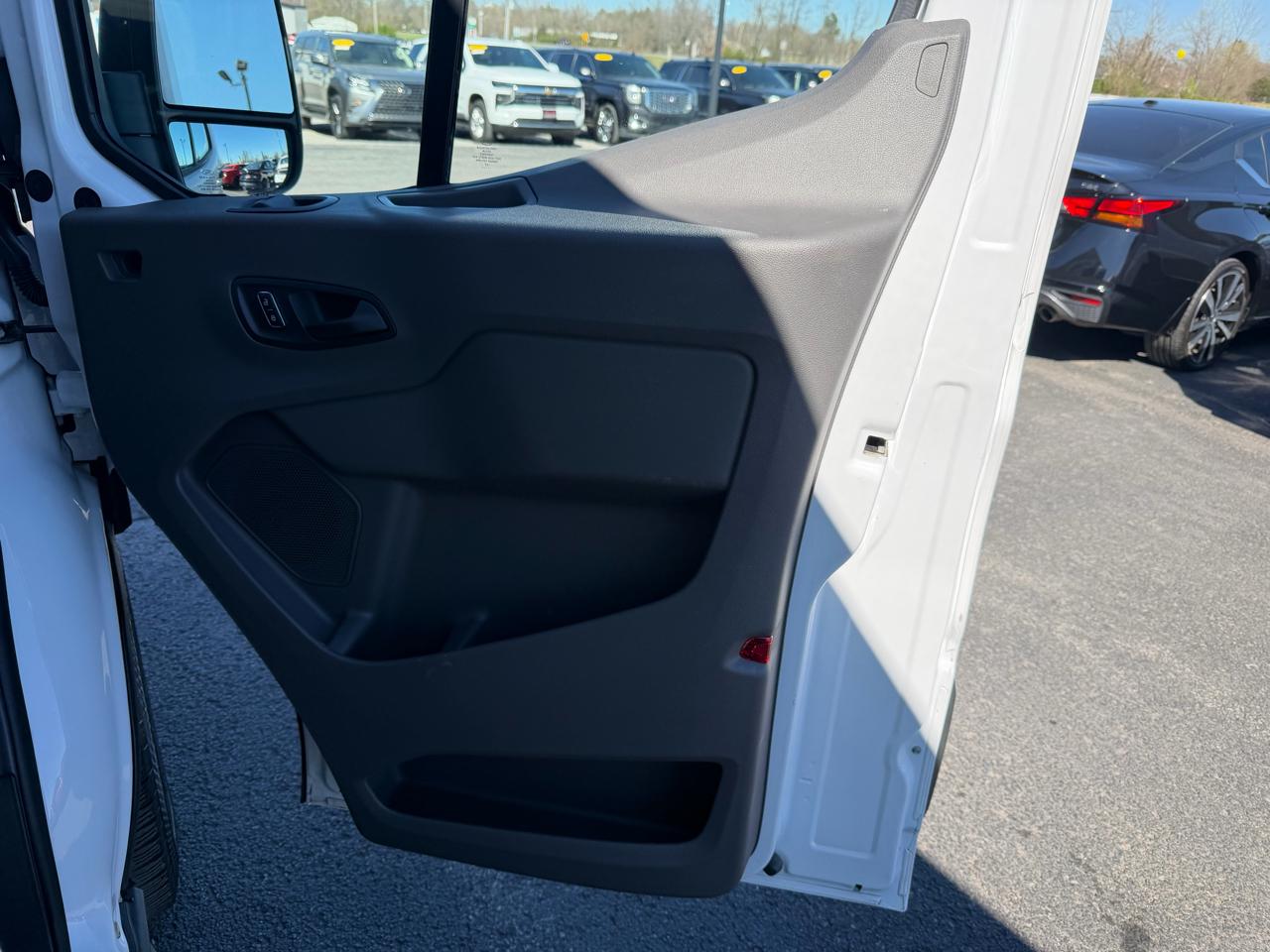 Ford Transit Passenger Wagon T-350 148" Med Roof XLT RWD 2022