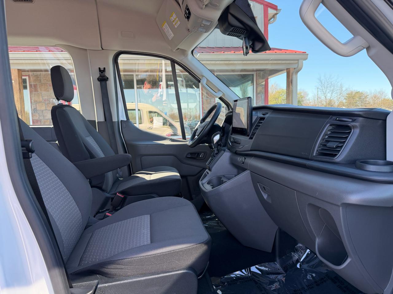 Ford Transit Passenger Wagon T-350 148" Med Roof XLT RWD 2022