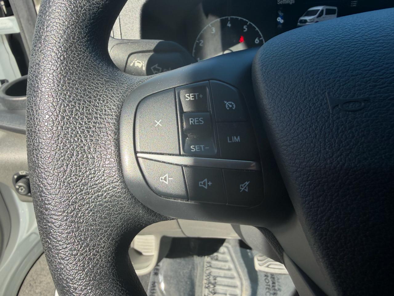 Ford Transit Passenger Wagon T-350 148" Med Roof XLT RWD 2022