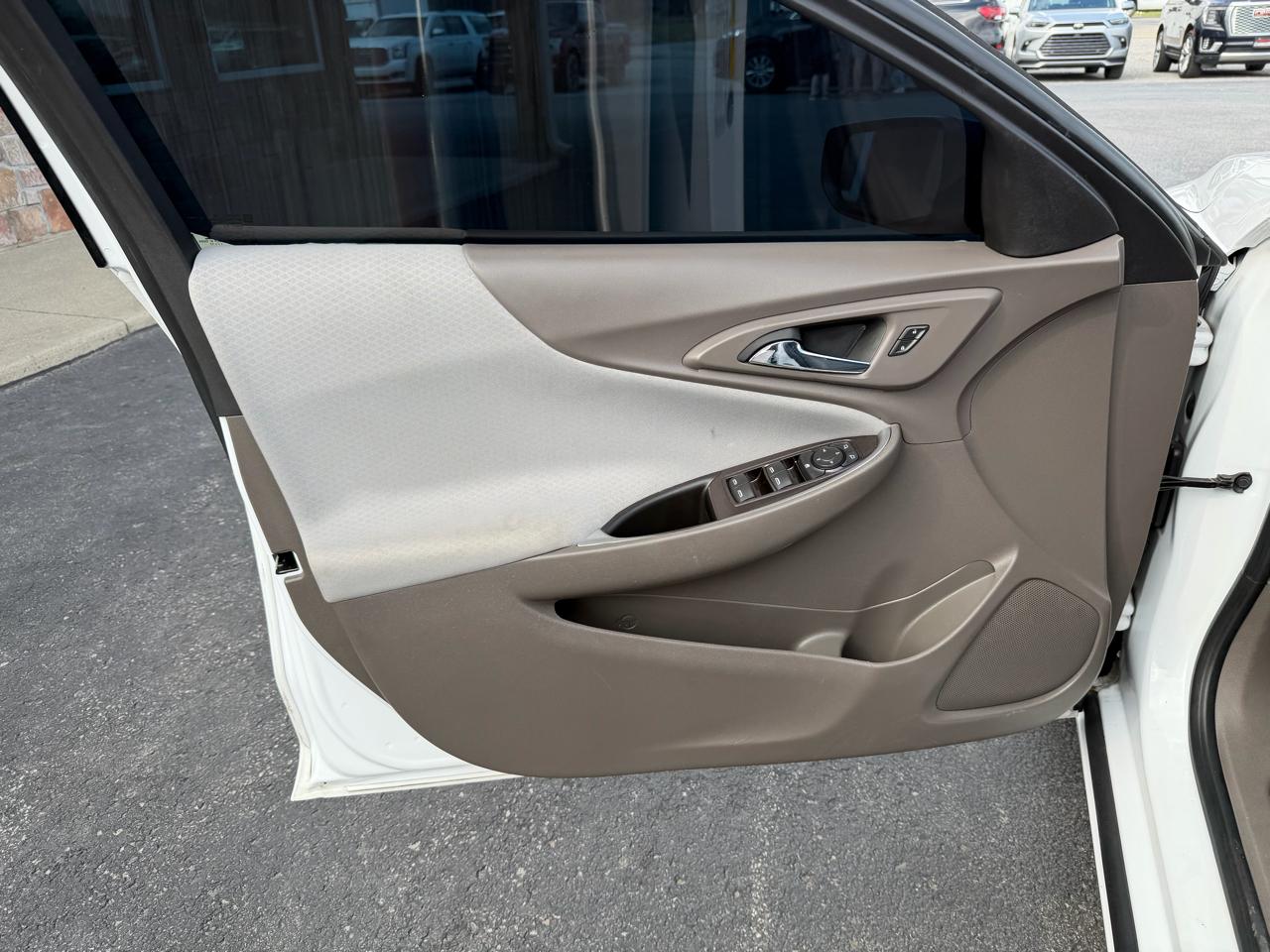 Chevrolet Malibu 4dr Sdn LS w/1FL 2017