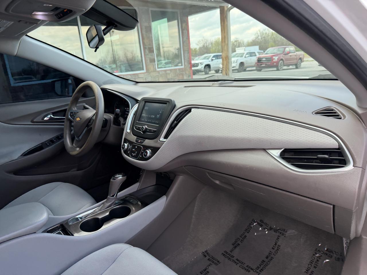 Chevrolet Malibu 4dr Sdn LS w/1FL 2017