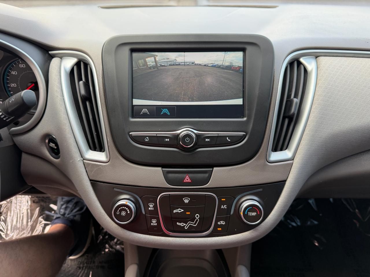 Chevrolet Malibu 4dr Sdn LS w/1FL 2017