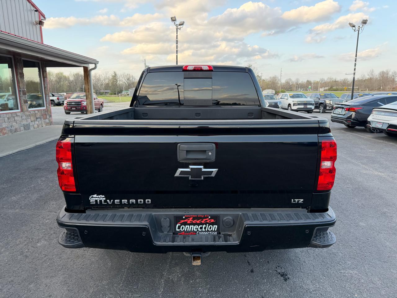 Chevrolet Silverado 1500 4WD Crew Cab 143.5" LTZ w/2LZ 2015