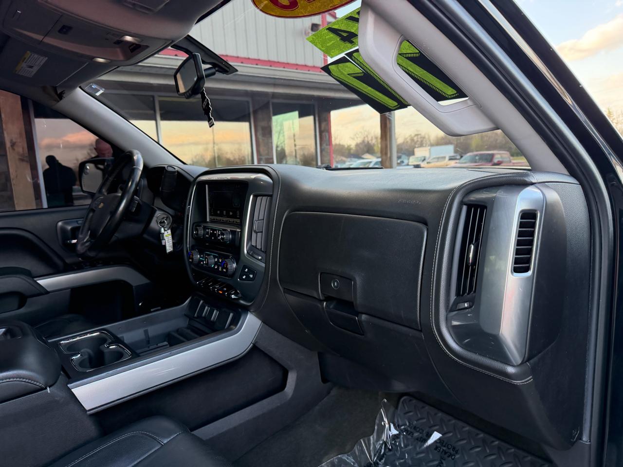 Chevrolet Silverado 1500 4WD Crew Cab 143.5" LTZ w/2LZ 2015