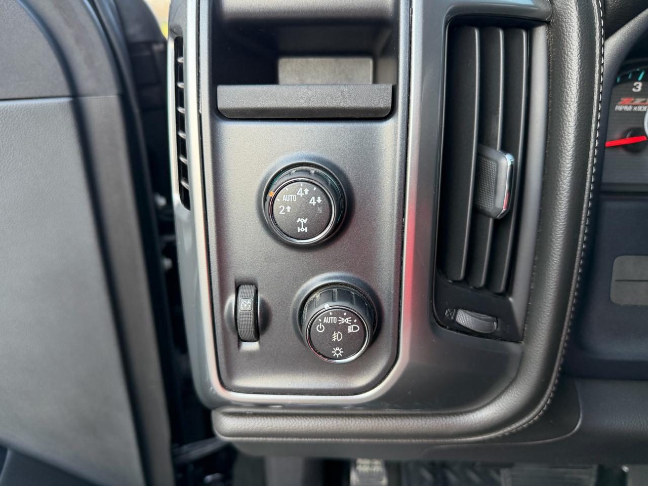 Chevrolet Silverado 1500 4WD Crew Cab 143.5" LTZ w/2LZ 2015