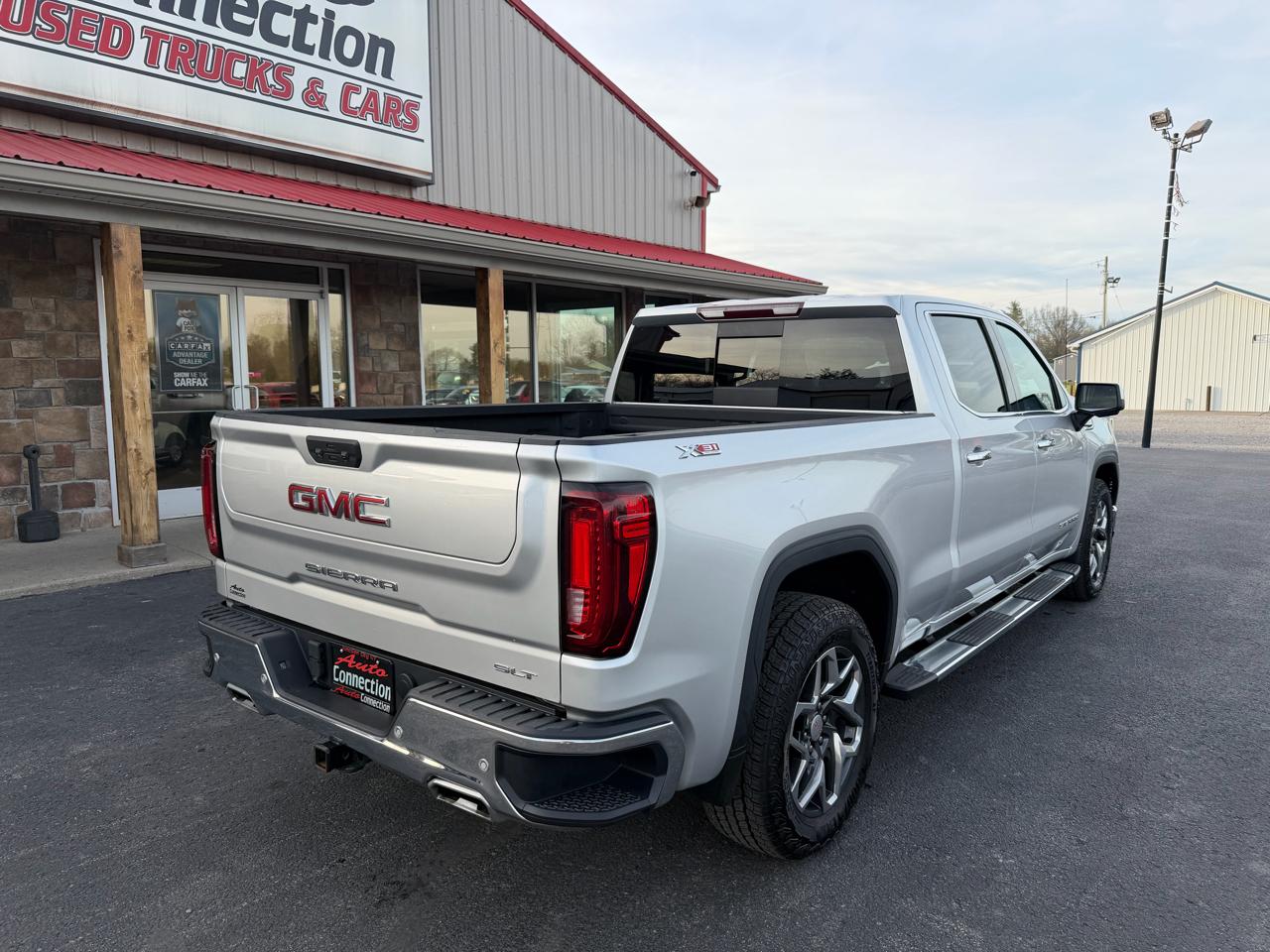 GMC Sierra 1500 4WD Crew Cab 157" SLT 2022