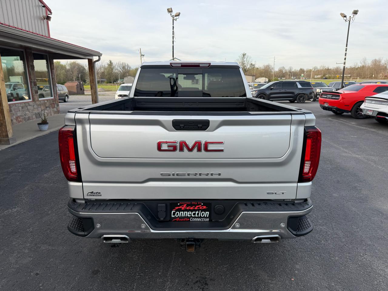 GMC Sierra 1500 4WD Crew Cab 157" SLT 2022
