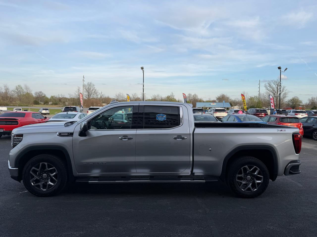 GMC Sierra 1500 4WD Crew Cab 157" SLT 2022