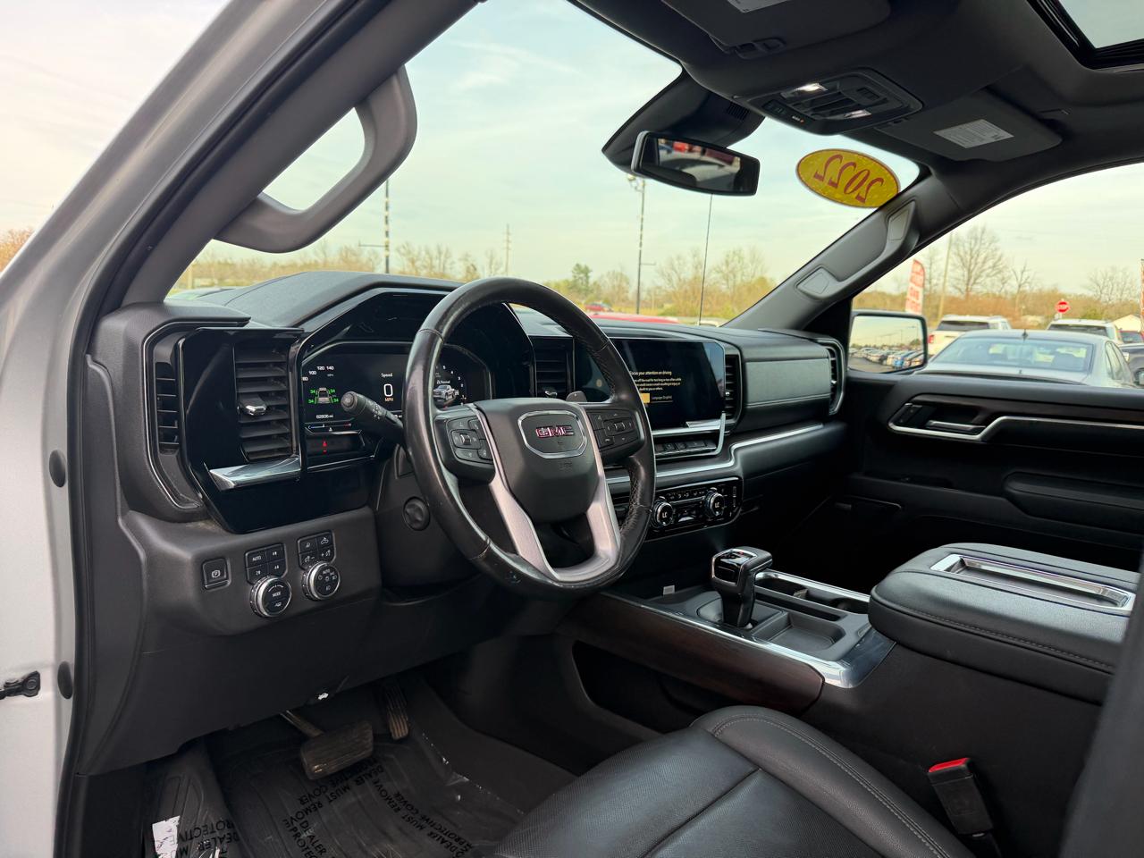 GMC Sierra 1500 4WD Crew Cab 157" SLT 2022