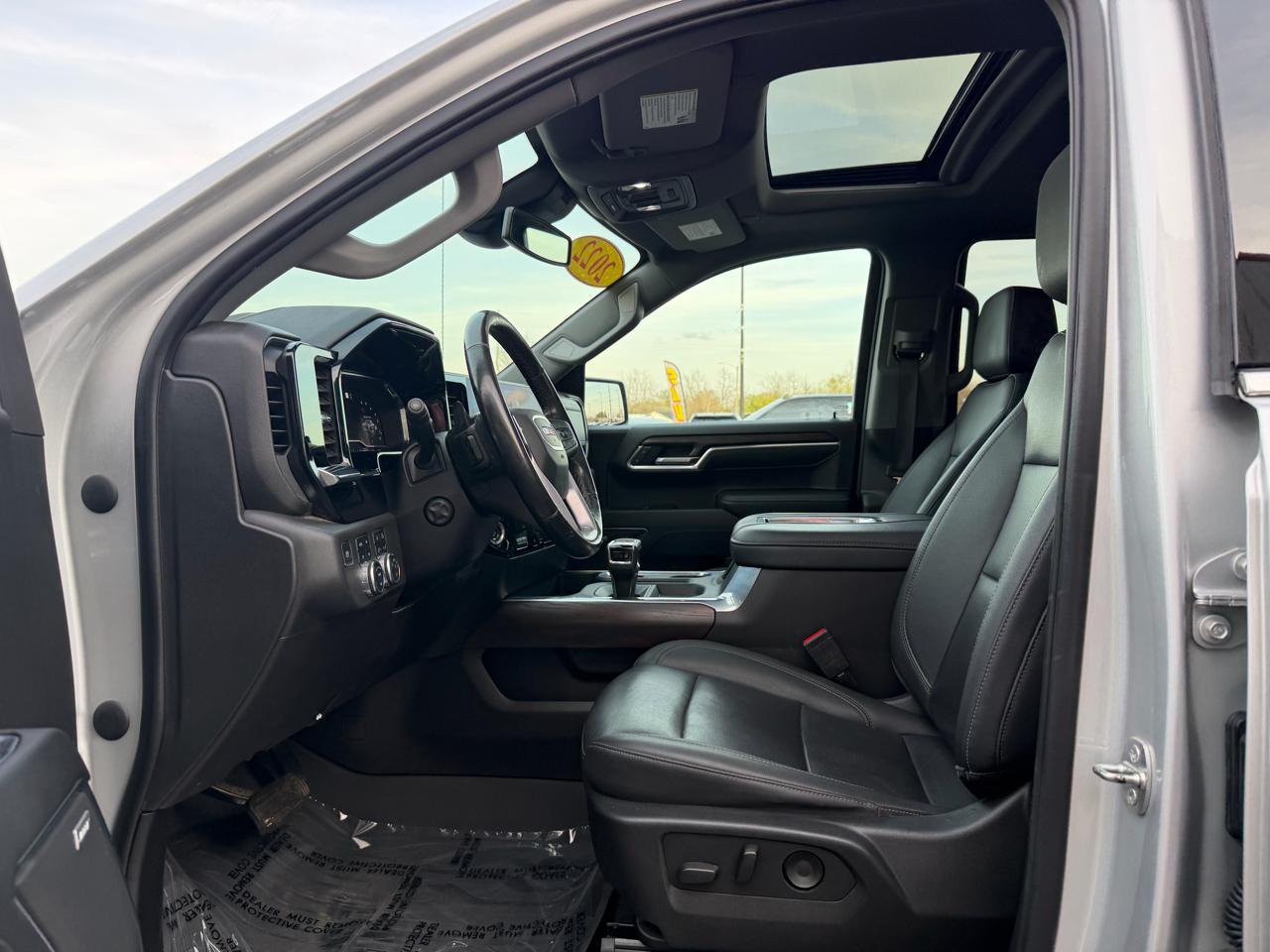 GMC Sierra 1500 4WD Crew Cab 157" SLT 2022