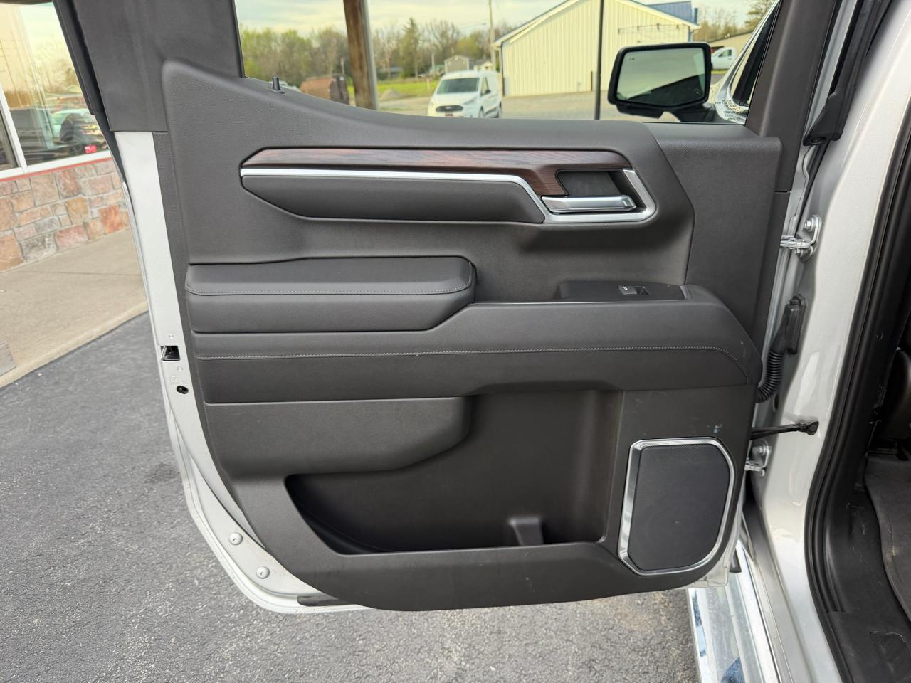 GMC Sierra 1500 4WD Crew Cab 157" SLT 2022