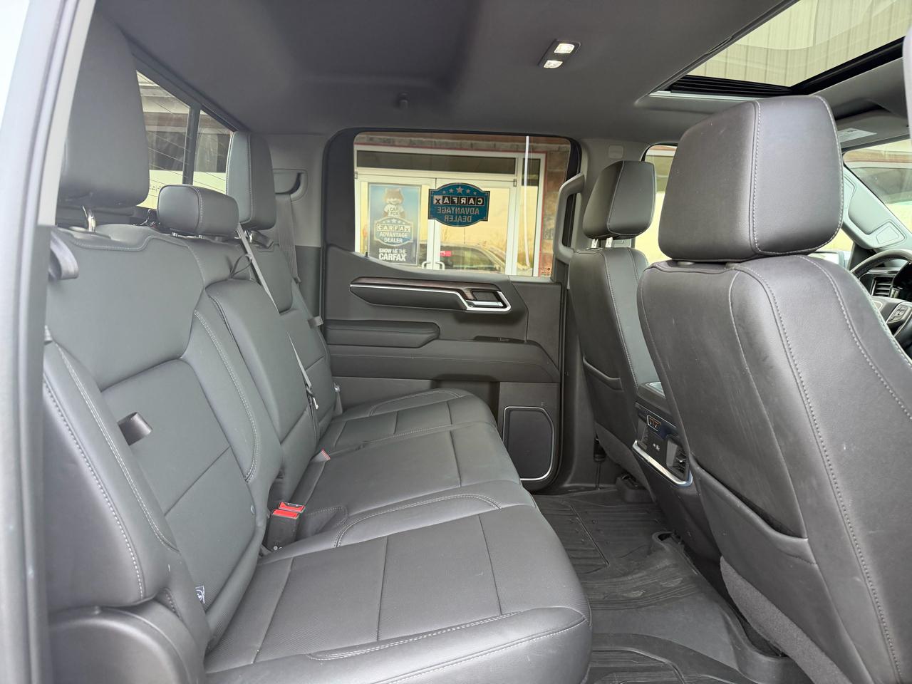 GMC Sierra 1500 4WD Crew Cab 157" SLT 2022