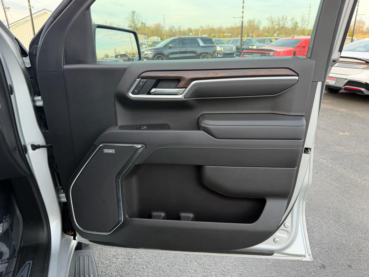 GMC Sierra 1500 4WD Crew Cab 157" SLT 2022