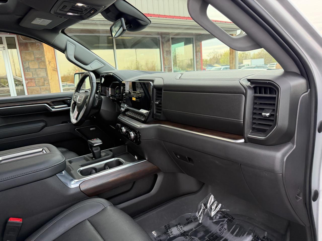 GMC Sierra 1500 4WD Crew Cab 157" SLT 2022