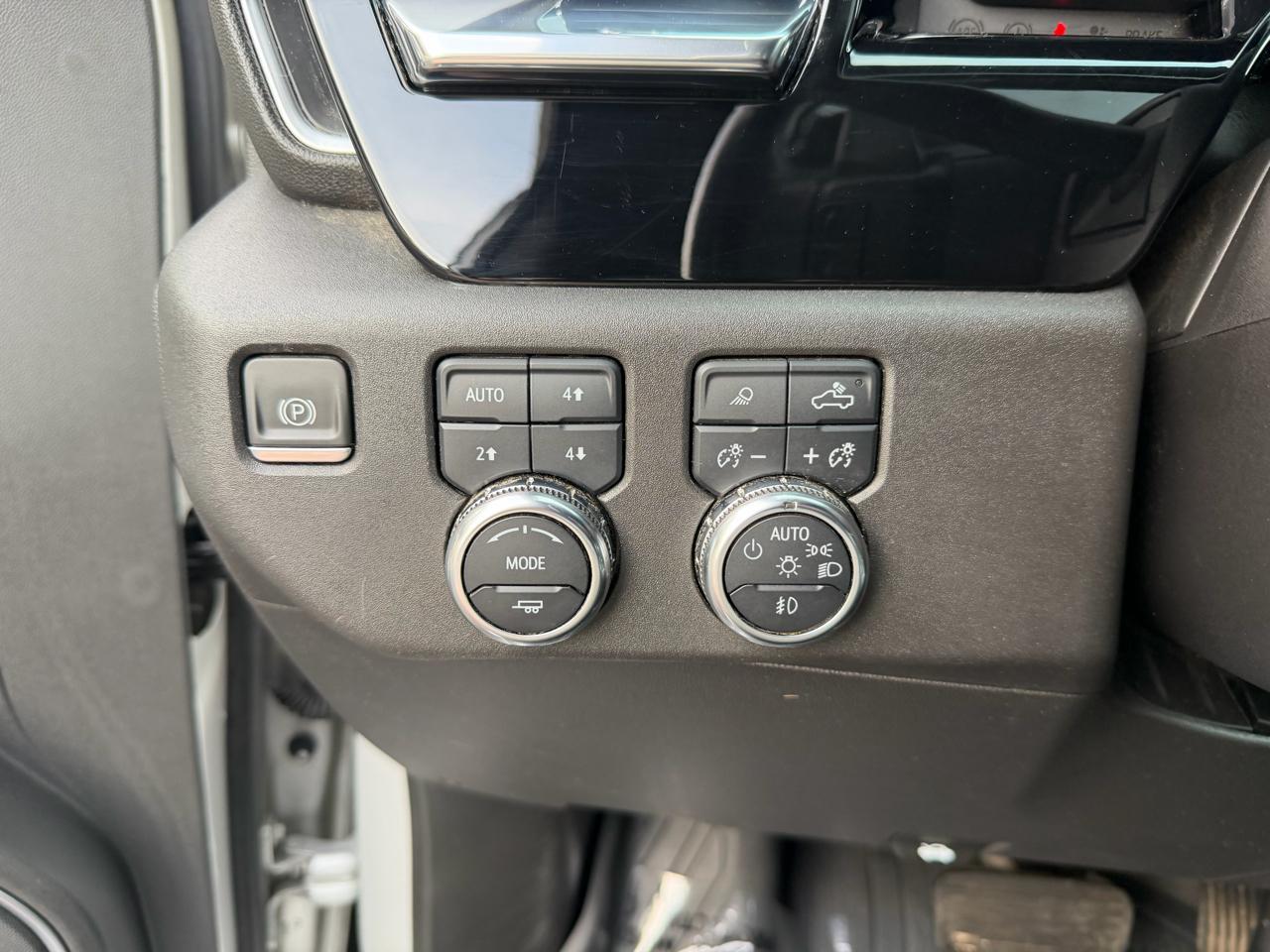 GMC Sierra 1500 4WD Crew Cab 157" SLT 2022