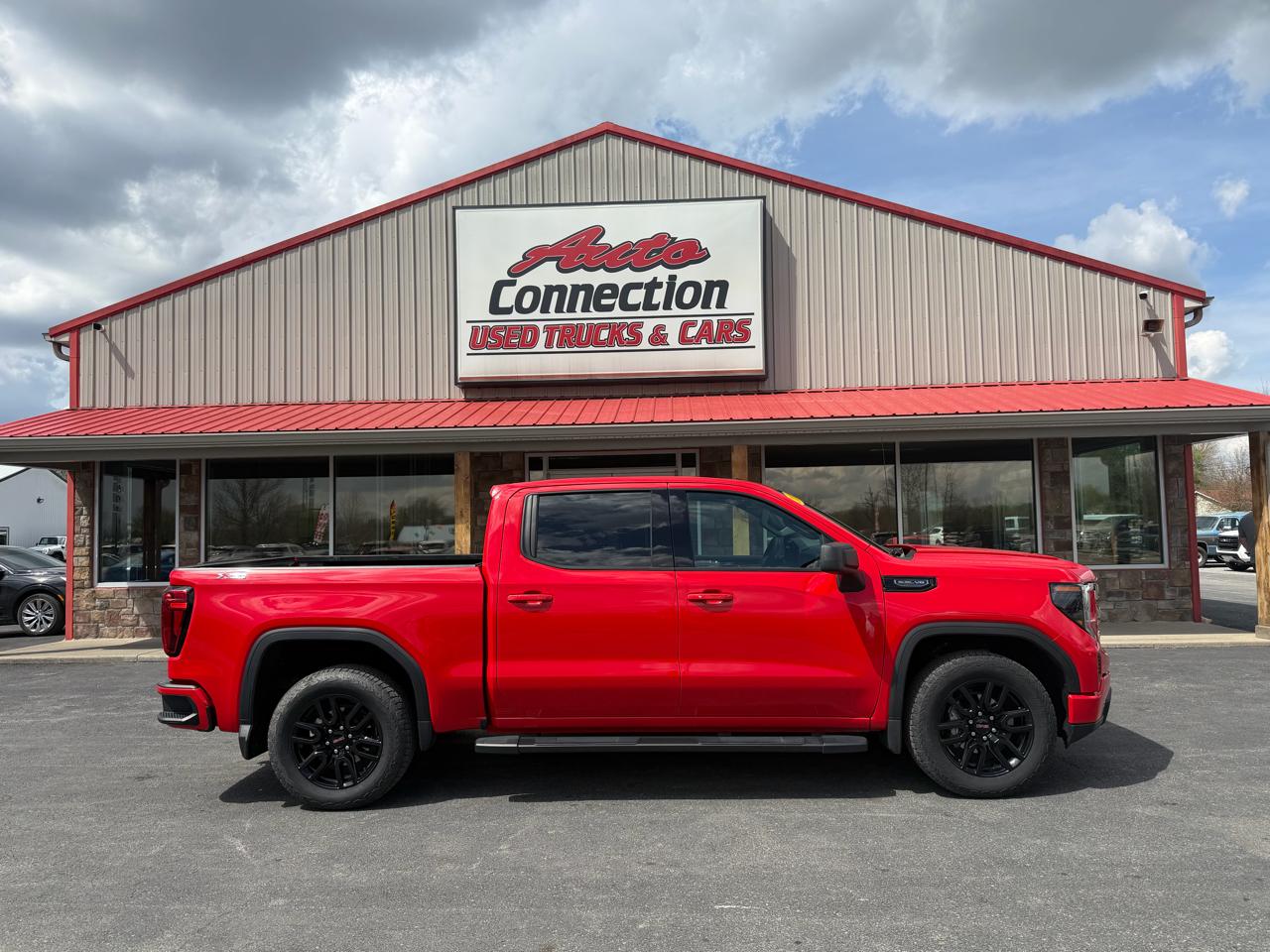 GMC Sierra 1500 4WD Crew Cab 147" Elevation w/3SB 2024