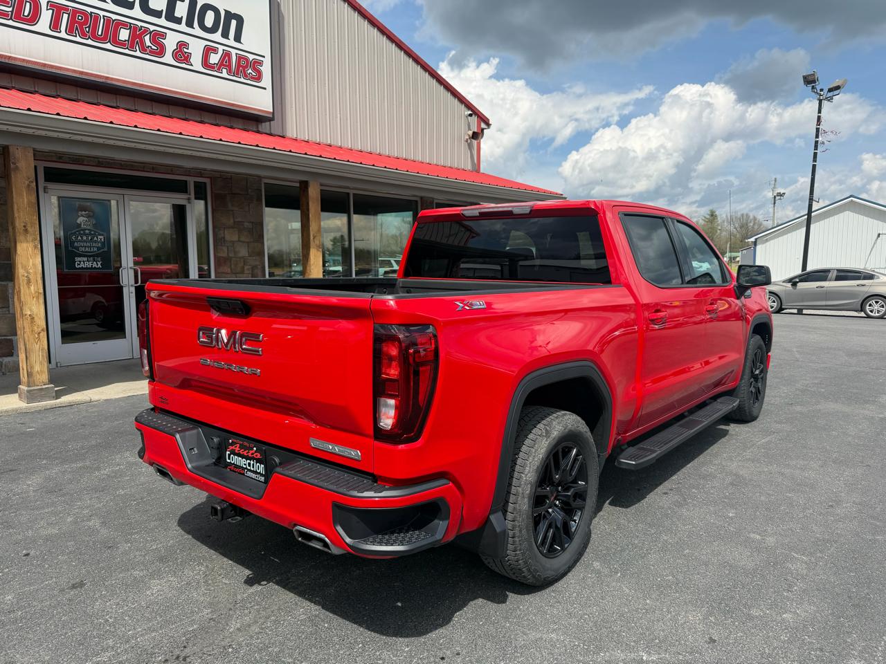 GMC Sierra 1500 4WD Crew Cab 147" Elevation w/3SB 2024