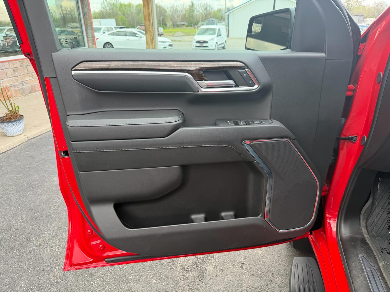 GMC Sierra 1500 4WD Crew Cab 147" Elevation w/3SB 2024