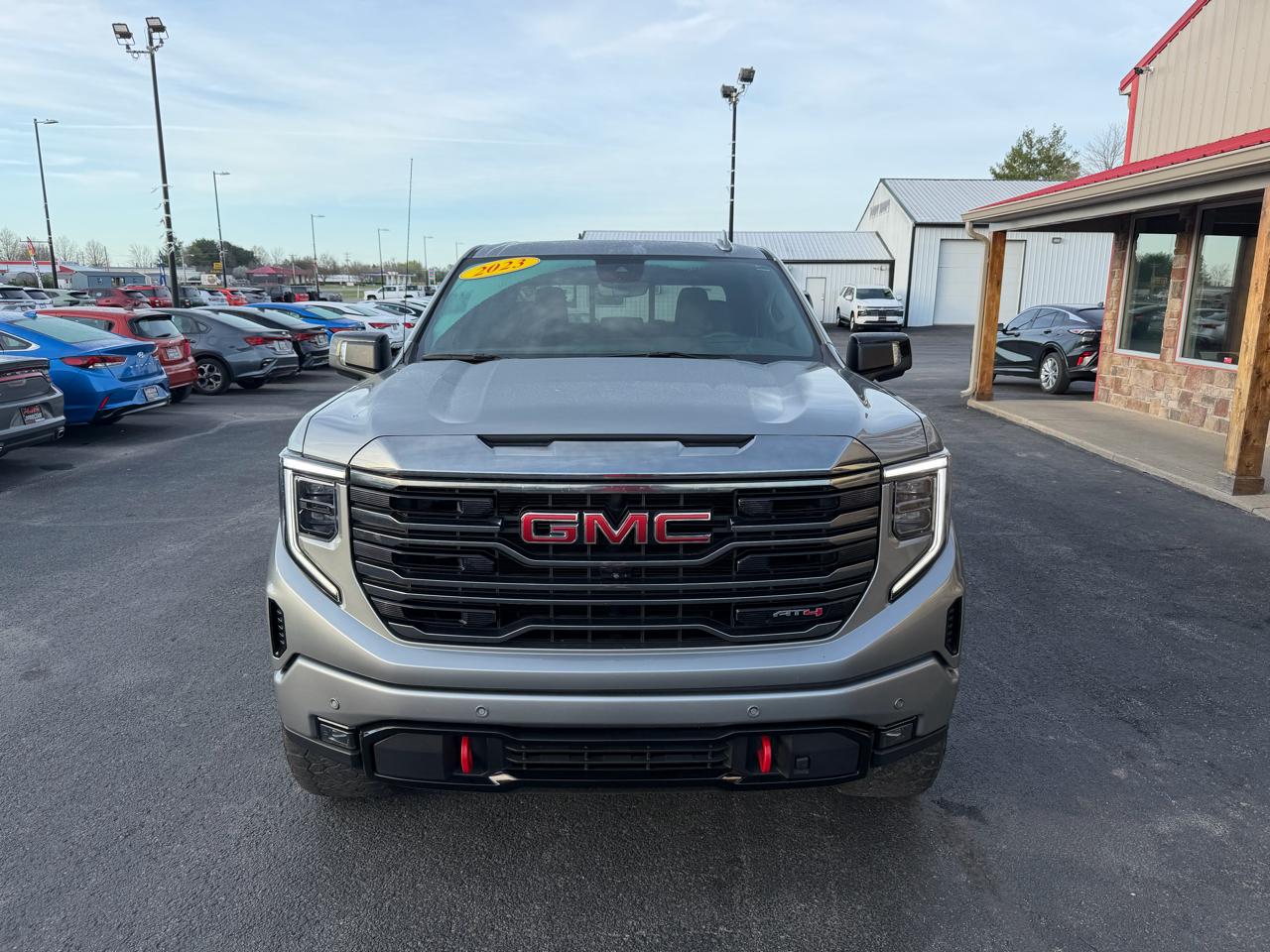 GMC Sierra 1500 4WD Crew Cab 147" AT4 2023