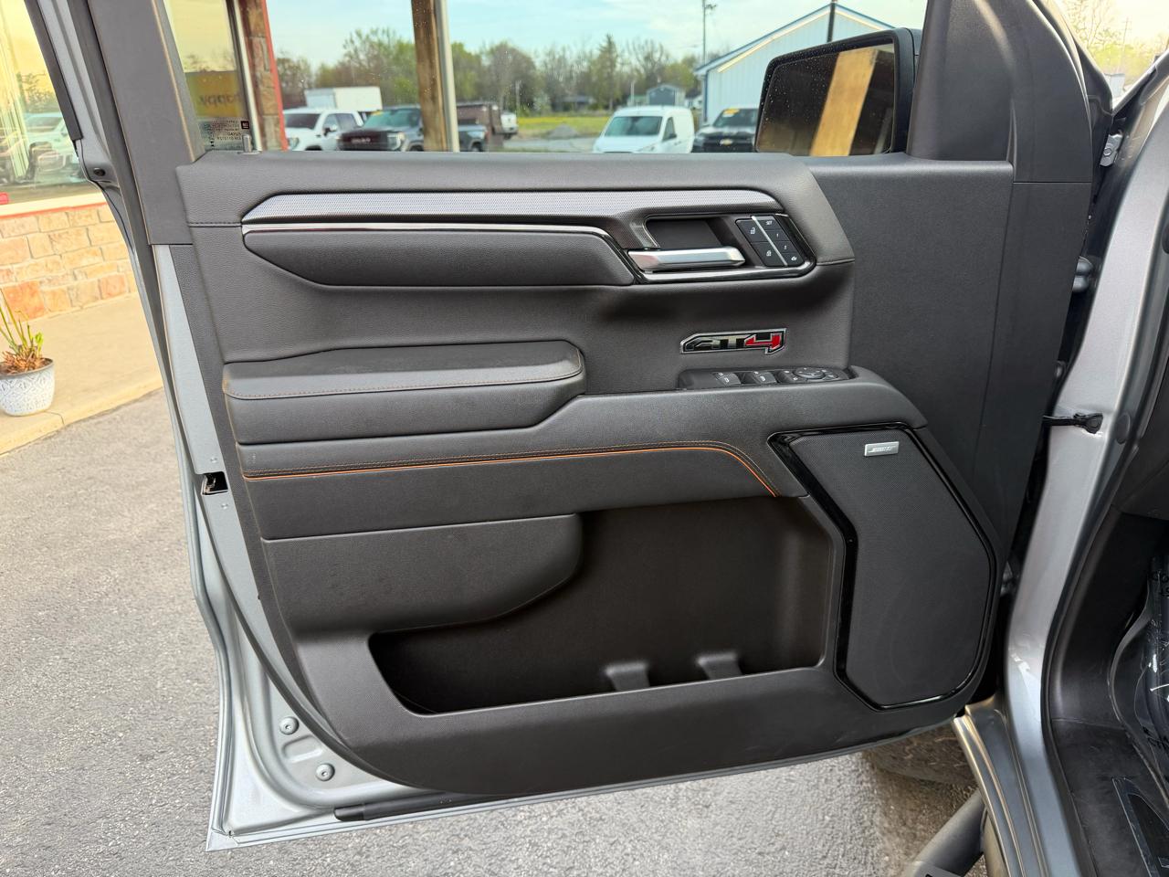 GMC Sierra 1500 4WD Crew Cab 147" AT4 2023