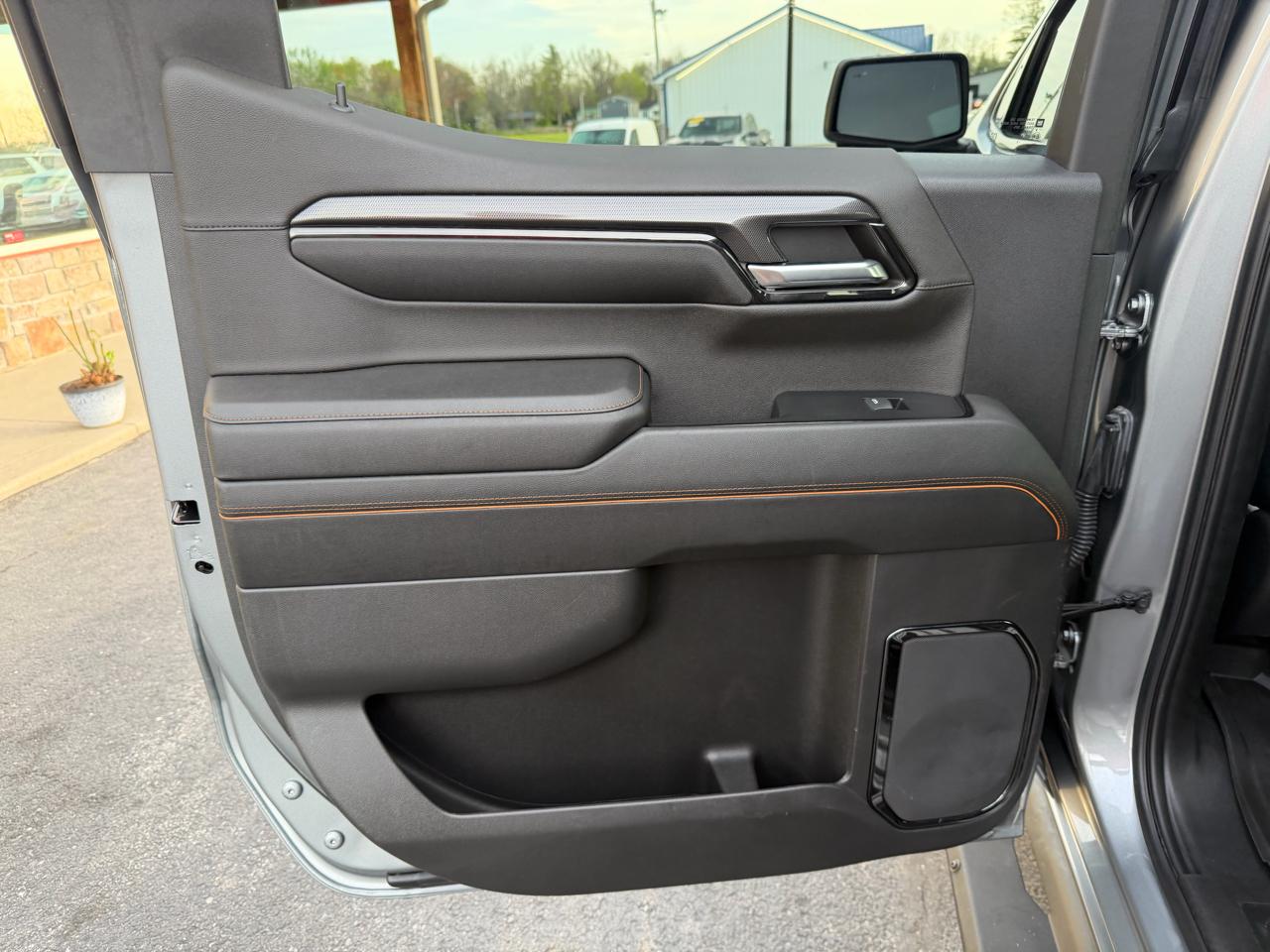 GMC Sierra 1500 4WD Crew Cab 147" AT4 2023