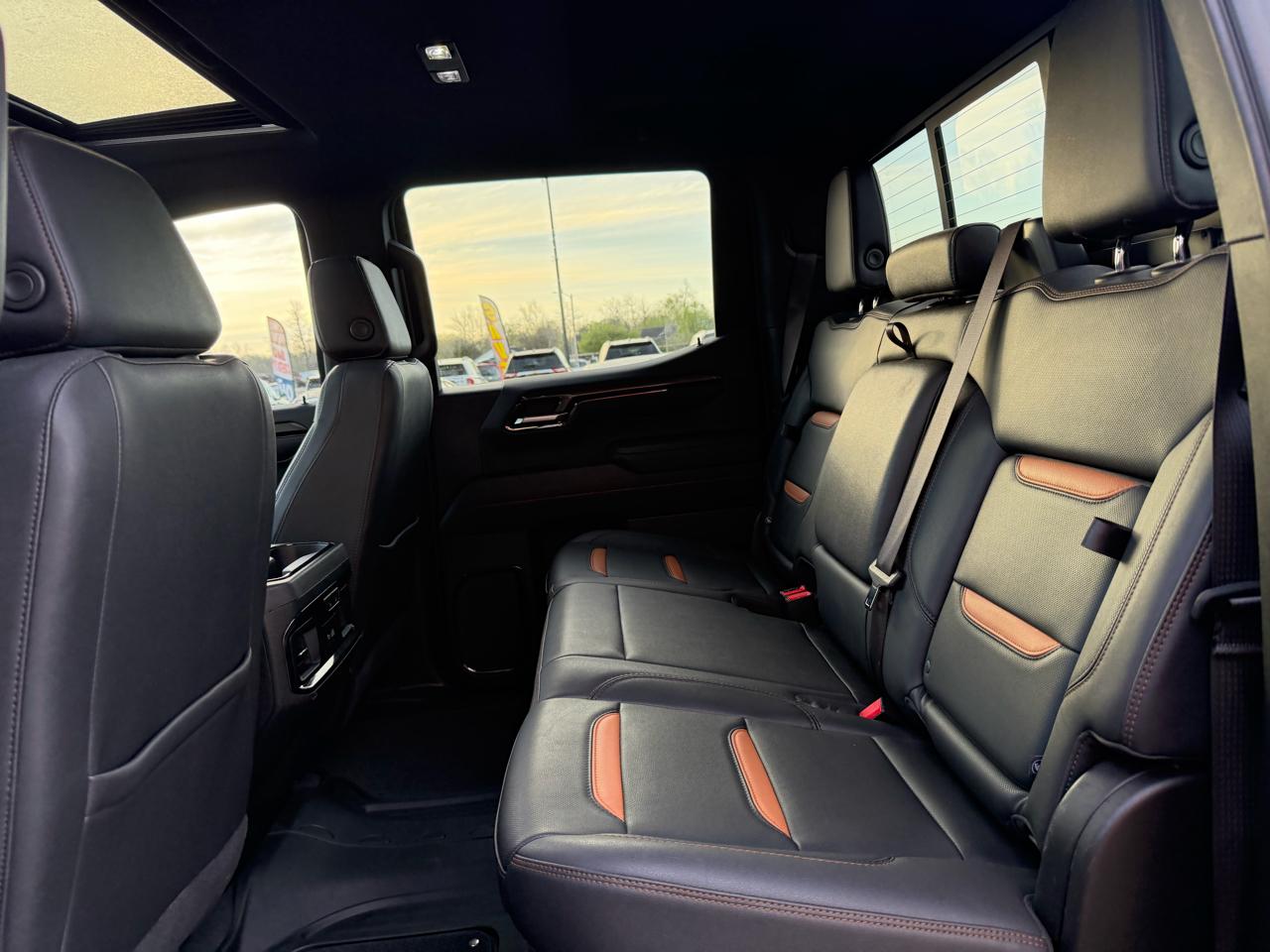 GMC Sierra 1500 4WD Crew Cab 147" AT4 2023