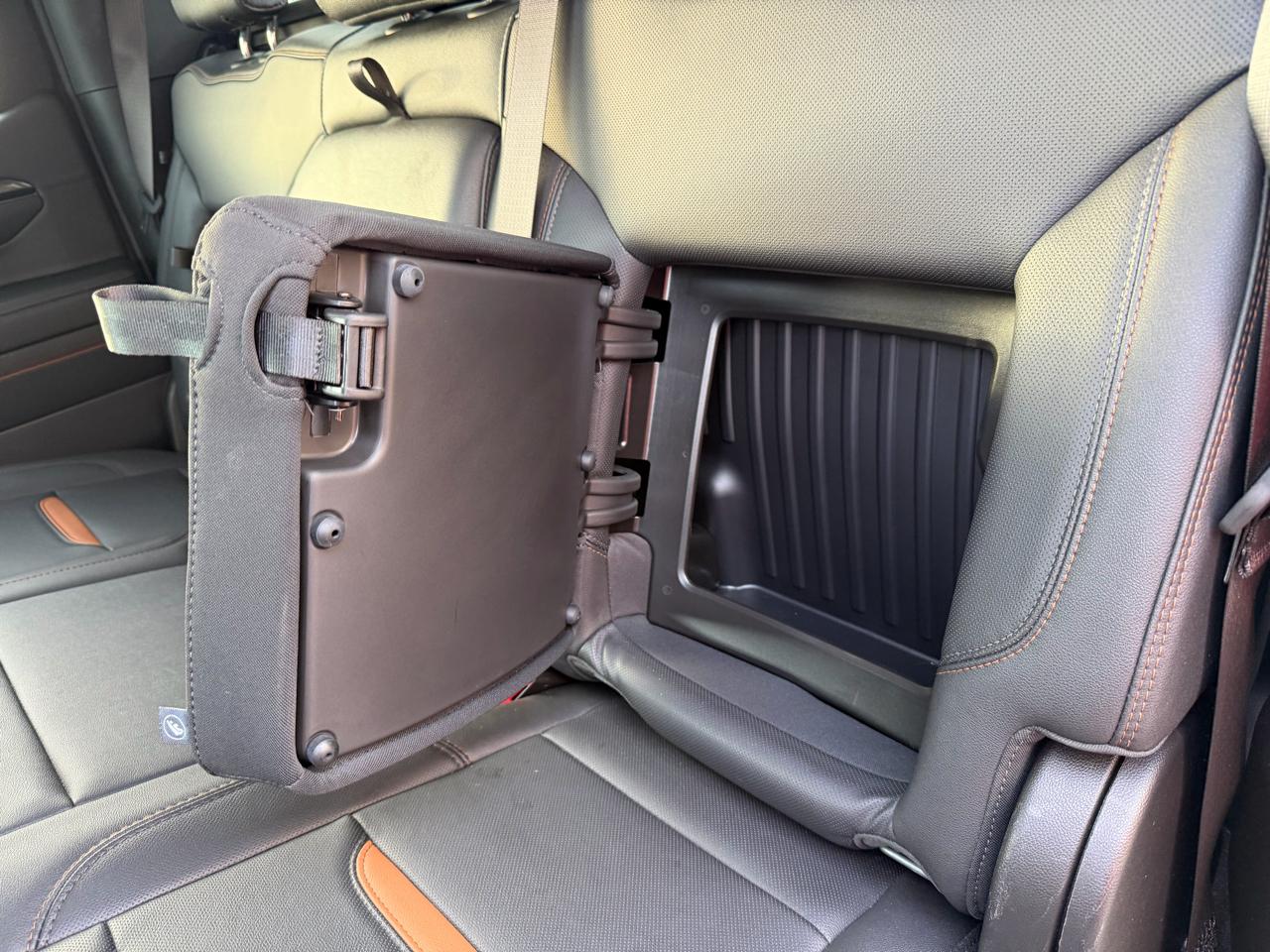 GMC Sierra 1500 4WD Crew Cab 147" AT4 2023