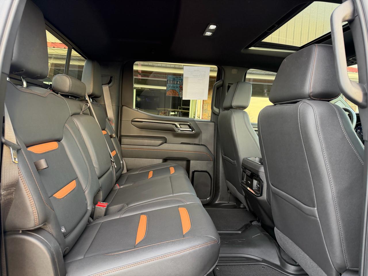 GMC Sierra 1500 4WD Crew Cab 147" AT4 2023