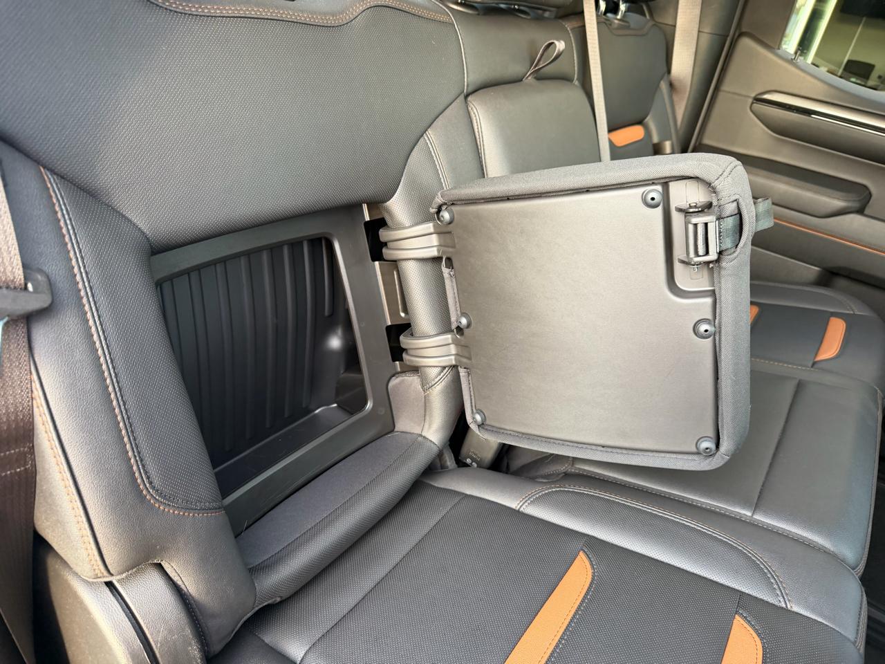 GMC Sierra 1500 4WD Crew Cab 147" AT4 2023