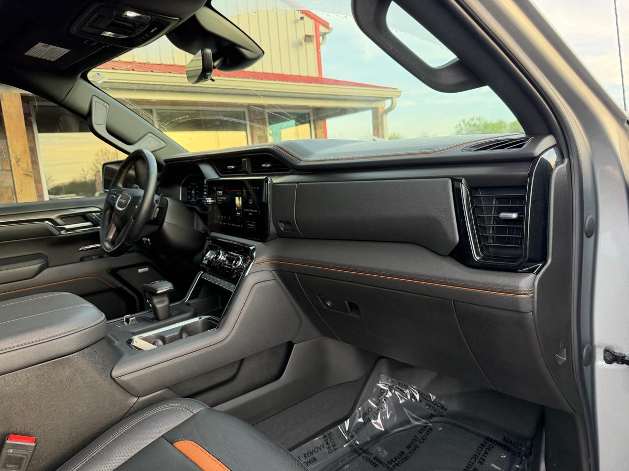 GMC Sierra 1500 4WD Crew Cab 147" AT4 2023