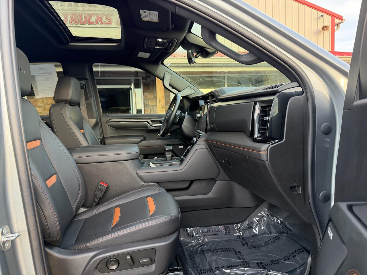 GMC Sierra 1500 4WD Crew Cab 147" AT4 2023