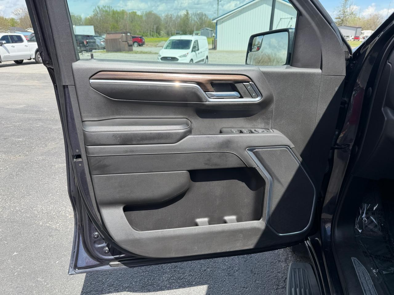 Chevrolet Silverado 1500 4WD Crew Cab 147" LT w/1LT 2022